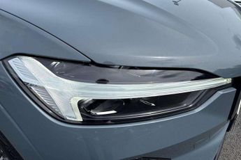 Volvo XC60 2.0 B5P Plus Dark 5dr AWD Geartronic