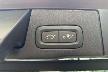Volvo XC60 2.0 B5P Plus Dark 5dr AWD Geartronic