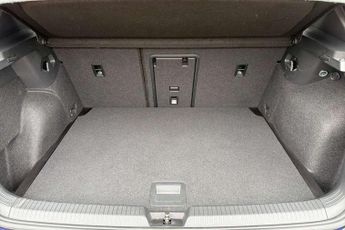 Volkswagen Golf 1.5 eTSI 150 R-Line 5dr DSG