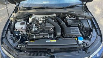 Volkswagen Golf 1.5 eTSI 150 R-Line 5dr DSG