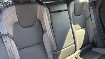 Volvo XC60 2.0 B5P R DESIGN 5dr Geartronic