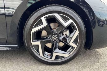 Volkswagen Passat 1.5 eTSI R-Line 5dr DSG
