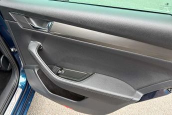 Skoda Superb 1.4 TSI iV SE L DSG 5dr