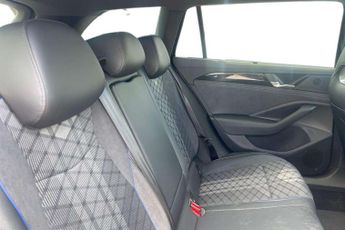 Volkswagen Passat 1.5 eTSI R-Line 5dr DSG