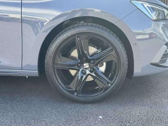 SEAT Leon 2.0 TDI EVO 150 FR Black Edition 5dr DSG [DAP]