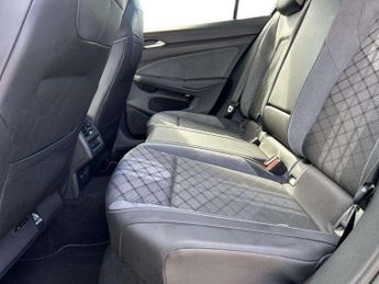 Volkswagen Golf 1.5 eTSI 150 R-Line 5dr DSG
