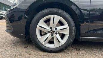 Volkswagen Golf 2.0 TDI Life 5dr DSG