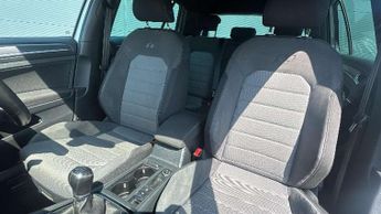 Volkswagen Golf TDi 2.0 TDI R-Line 5dr