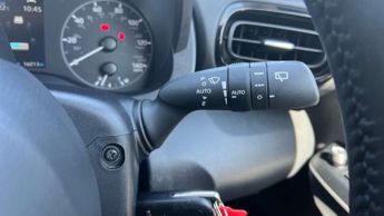 Toyota Yaris 1.5 Hybrid Icon 5dr CVT