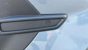 Volvo XC40 2.0 B3P Core 5dr Auto
