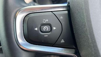 Volvo XC40 2.0 B3P Core 5dr Auto
