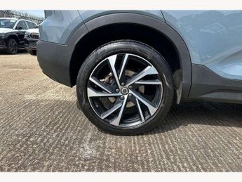 Volvo XC40 2.0 B4P R DESIGN Pro 5dr Auto