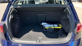 Volkswagen Golf 99kW e-Golf 35kWh 5dr Auto
