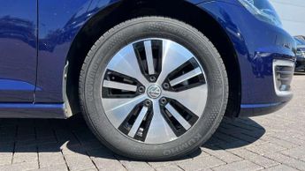 Volkswagen Golf 99kW e-Golf 35kWh 5dr Auto