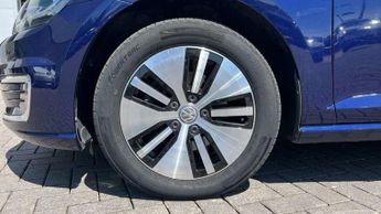 Volkswagen Golf 99kW e-Golf 35kWh 5dr Auto