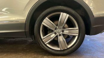 Volkswagen Tiguan 2.0 BiTDi 240 4Motion SEL 5dr DSG