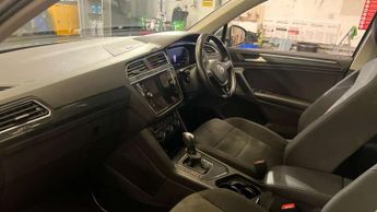 Volkswagen Tiguan 2.0 BiTDi 240 4Motion SEL 5dr DSG