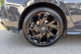 Volkswagen Golf 2.0 TSI 190 Black Edition 4Motion 5dr DSG