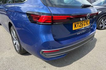 Volkswagen Passat 1.5 TSI eHybrid Life 5dr DSG