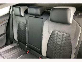 Volkswagen Golf 1.5 eTSI 150 R-Line 5dr DSG