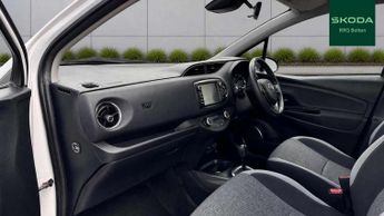 Toyota Yaris 1.5 Hybrid Y20 5dr CVT [Bi-tone]