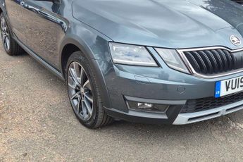 Skoda Octavia 2.0 TDI CR Scout 4x4 5dr DSG