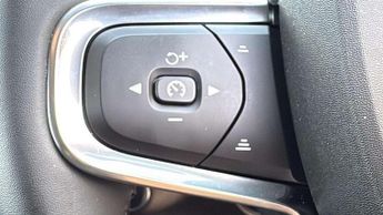Volvo XC40 2.0 B4P Plus Black Edition 5dr Auto