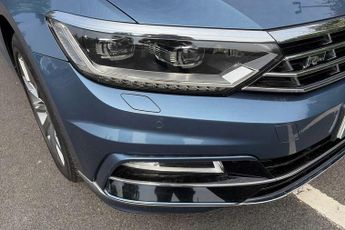 Volkswagen Passat 1.4 TSI 150 R-Line 5dr DSG [Panoramic Roof]