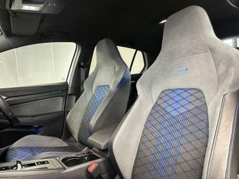 Volkswagen Golf 2.0 TSI 320 R 4Motion 5dr DSG