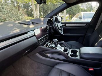 Porsche Cayenne E-Hybrid Platinum Edition 5dr Tiptronic S
