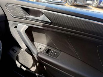 Volkswagen Tiguan 2.0 TSI 245 4Motion R-Line 5dr DSG