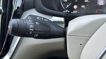 Volvo V60 2.0 B5P Inscription 5dr Auto