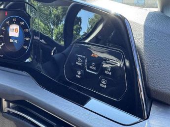 Volkswagen Golf 1.5 eTSI Style 5dr DSG