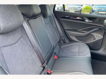 Volkswagen Passat 1.5 TSI eHybrid Elegance 5dr DSG