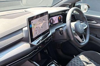 Volkswagen Golf 1.5 eTSI 150 R-Line 5dr DSG