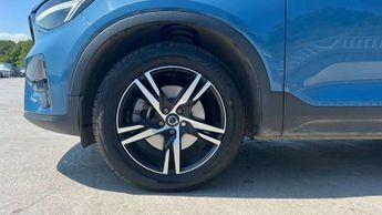 Volvo XC40 2.0 B3P Plus Dark 5dr Auto