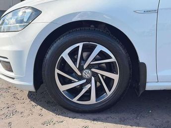 Volkswagen Golf 1.5 eTSI 150 R-Line 5dr DSG