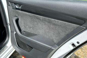 Skoda Superb 2.0 TDI CR 200 Sport Line Plus 5dr DSG