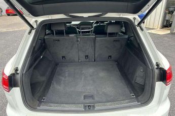 Volkswagen Touareg 3.0 V6 TDI 4Motion R-Line 5dr Tip Auto