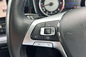 Volkswagen Touareg 3.0 V6 TDI 4Motion R-Line 5dr Tip Auto
