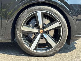 Porsche Cayenne E-Hybrid Black Edition 5dr Tiptronic S