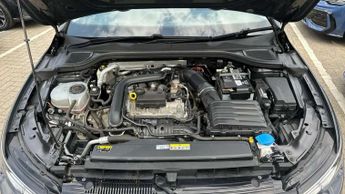 Volkswagen Golf 1.0 eTSI Life 5dr DSG