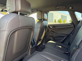Porsche Macan 5dr PDK