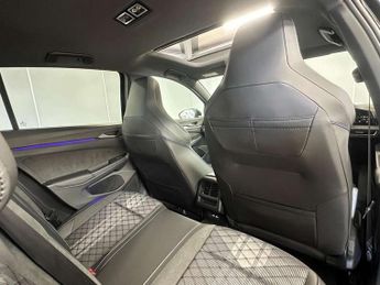Volkswagen Golf 1.5 eTSI 150 R-Line 5dr DSG