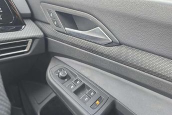 Volkswagen Golf 1.5 eTSI 150 R-Line 5dr DSG