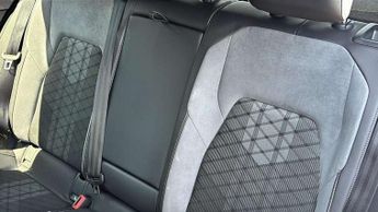 Volkswagen Golf 1.5 eTSI 150 R-Line 5dr DSG