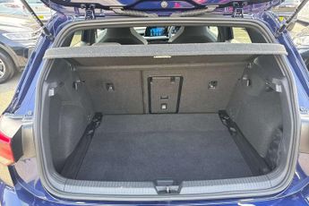 Volkswagen Golf 1.5 eTSI 150 R-Line 5dr DSG