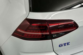 Volkswagen Golf 1.4 TSI GTE Advance 5dr DSG