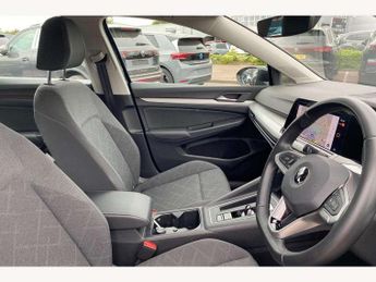 Volkswagen Golf 2.0 TDI Life 5dr DSG