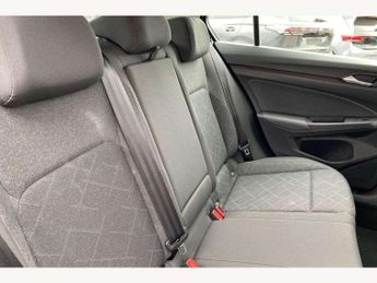 Volkswagen Golf 2.0 TDI Life 5dr DSG